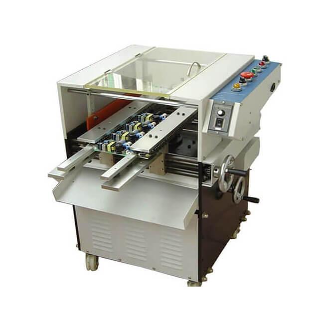 Plug-in PCB automatic foot clipper